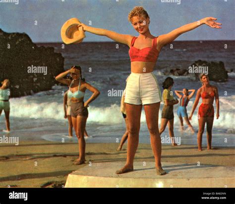 SOUTH PACIFIC 1958 Magna film with Mitzi Gaynor Stock Photo - Alamy