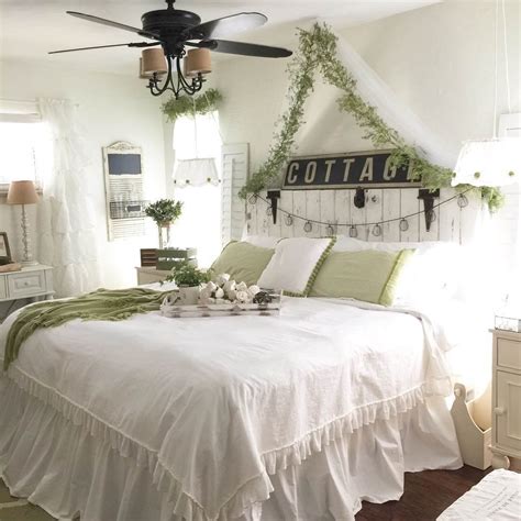 45+ Best Farmhouse Bedroom Design and Decor Ideas for 2022