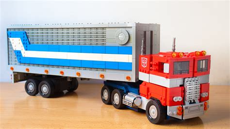 Here's how to build a custom trailer for LEGO Optimus Prime - Jay's ...