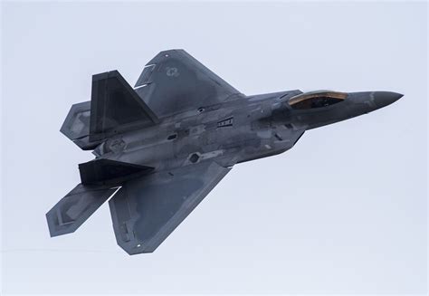 A Sixth-Generation Stealth Fighter: The Plane That Could Make the F-22 ...