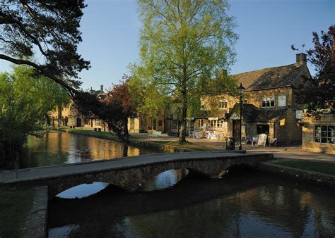 File:Bourton on the Water.jpg - Wikimedia Commons