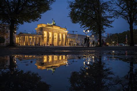 Berlin Night Photo Tour — Aperture Tours