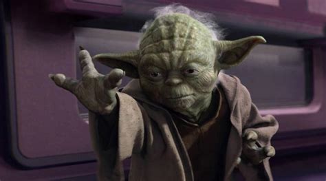 The hands of Yoda in Star Wars III : revenge of The Sith | Spotern