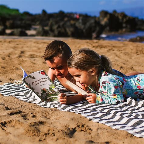 kids-reading-on-beach - Oak Meadow | Providers of Exceptional ...