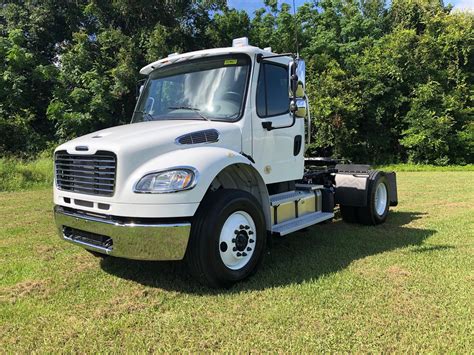 2019 Freightliner M2 106