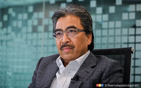 Johari Ghani: Kestabilan politik bantu pulih ekonomi – Johari Ghani