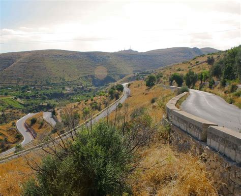 Explore the landscape on the southern tip of Sicily - Italian Notes