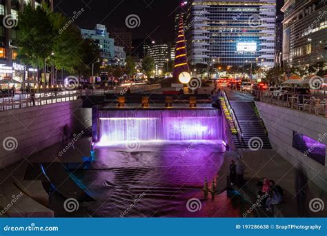 Cheonggyecheon Plaza In Winter Royalty-Free Stock Photo | CartoonDealer.com #84567423