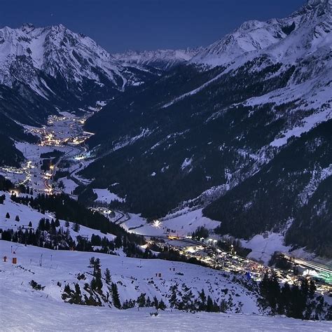 Skiing in St Anton, Austria - Ski Trips, Vacations & Snowboarding