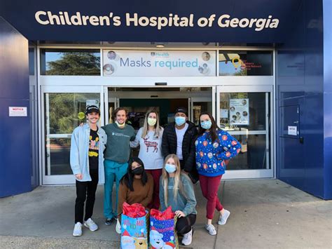 Augusta University nursing students deliver gifts to Children’s Hospital of Georgia – Jagwire