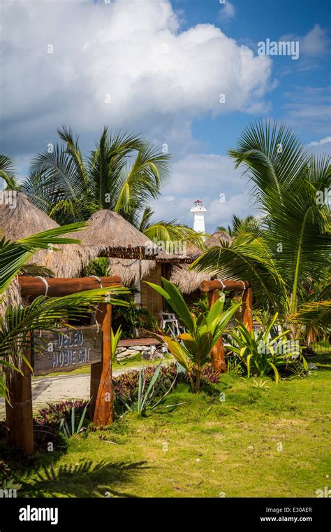 Beach cottage accommodation in the village of Mahahual, Mexico Stock Photo - Alamy