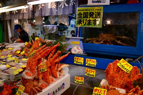 A Guide to Visiting Tokyo's Famed Tsukiji Fish Market - Savvy Tokyo