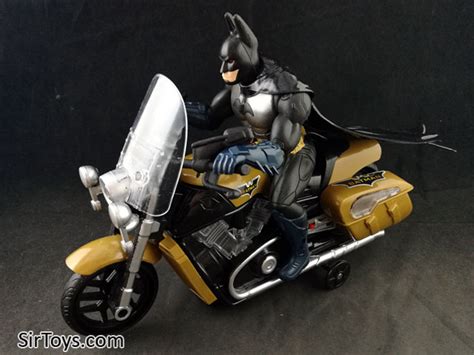 Motorized Batman On Motorcycle - Action Figures - SirToys.com