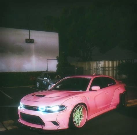 Dodge Charger SRT Hellcat in Pink - Dream Car