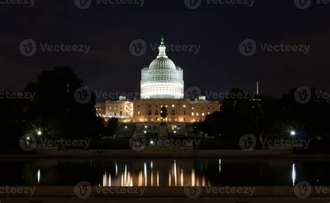 United States Capitol Building at Night 789082 Stock Photo at Vecteezy