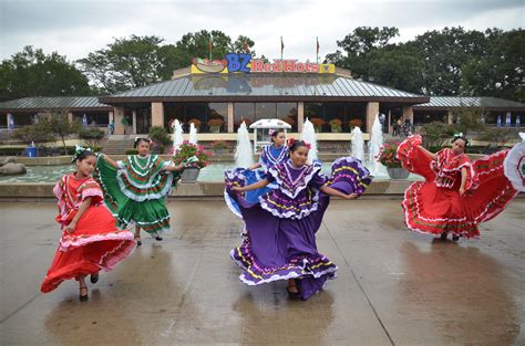 The Jarabe Tapatio Mexican Folk Dance 077 | Traditional Mexi… | Flickr