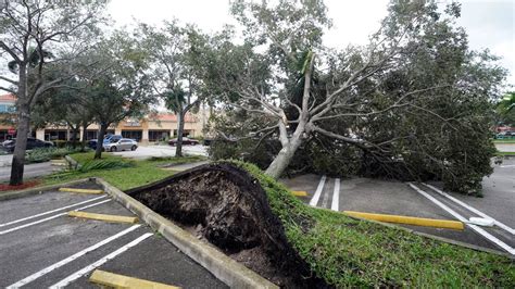 Hurricane Ian Makes Landfall in Southwest Florida as Category 4 Storm | Chicago News | WTTW