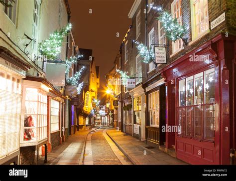 The Shambles, York at Christmas time Stock Photo - Alamy