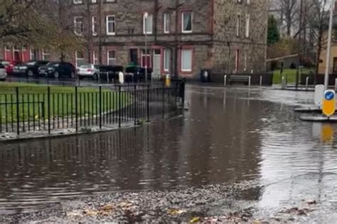 Edinburgh flooding sees 'loch' form on city road after heavy rain batters capital - Edinburgh Live