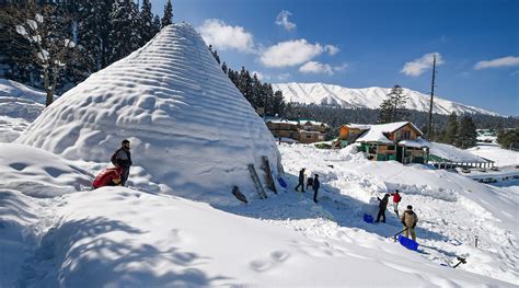 What you should not miss while touring Gulmarg | Life-style News - The ...