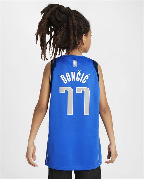 Dallas Mavericks 2023/24 Icon Edition Older Kids' Nike NBA Swingman ...