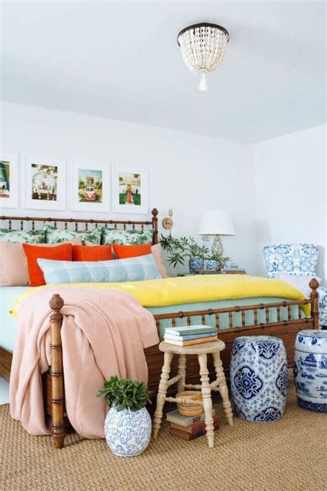 25 Bold Eclectic Bedroom Décor Ideas - DigsDigs