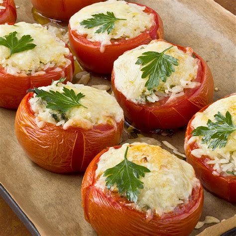 Tomates farcies au riz sans viande - Wanda Farrington