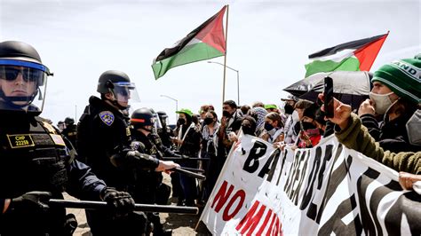 HEAD POST: Pro-Palestinian protesters block Golden Gate Bridge, O’Hare ...