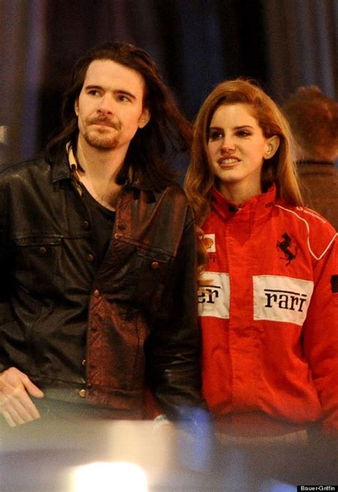 Lana Del Rey Steps Out With Rumored Boyfriend Barrie James O'Neil (PHOTO) | HuffPost