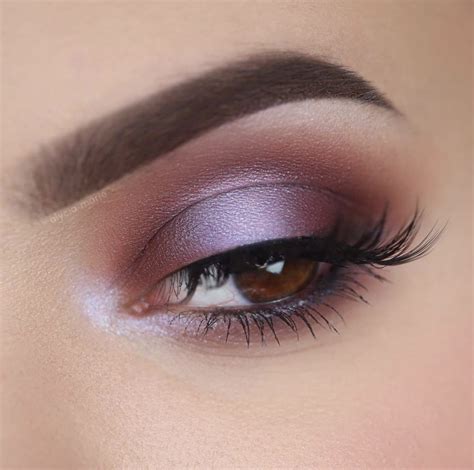 Best Makeup Ideas for Amber Eyes | Glaminati.Com