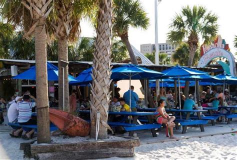 4 Amazing Waterfront Restaurants on Pensacola Beach