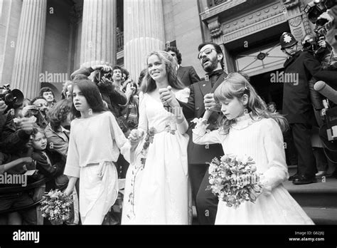 Intrattenimento - Ringo Starr e Barbara Bach Wedding - Marylebone ...