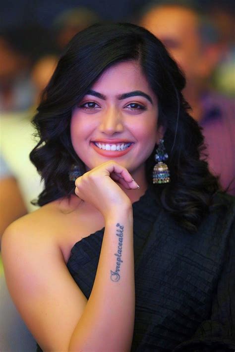 Rashmika Mandanna HD Wallpapers And Images [40+] - FinetoShine