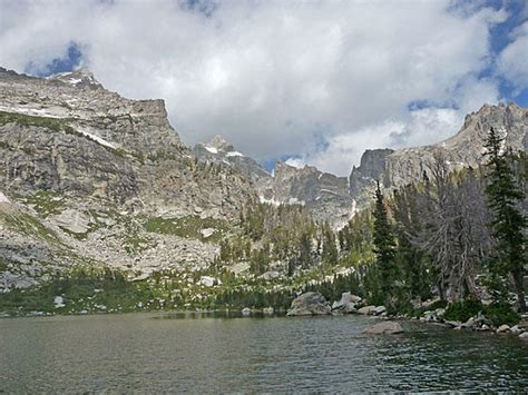 Surprise and Amphitheater Lakes Hiking Trail in Grand Teton National ...