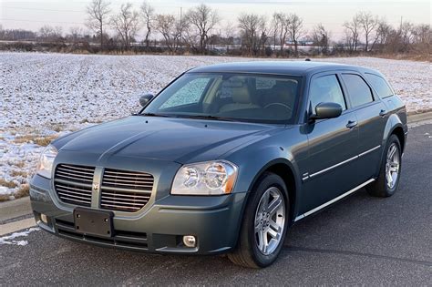 No Reserve: 8k-Mile 2005 Dodge Magnum RT for sale on BaT Auctions - sold for $17,000 on January ...