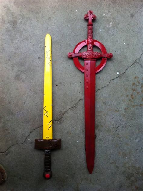 Swords I made for my Finn costume Adventure Time Crafts, Adventure Time Cosplay, Jake Adventure ...