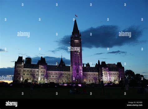 The Canadian Parliament Building at night Stock Photo - Alamy