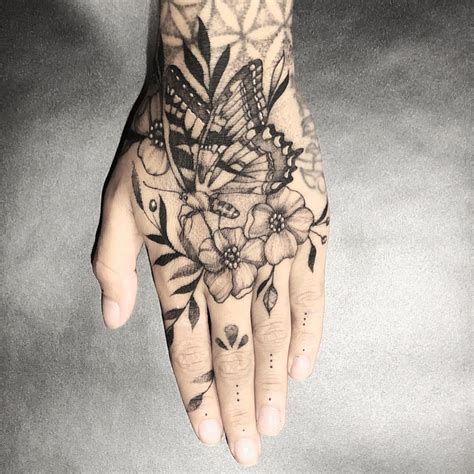 Aggregate more than 67 floral hand tattoo - in.cdgdbentre