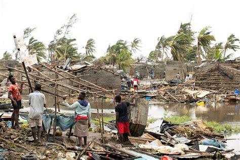 More than 1,000 people feared dead from Cyclone Idai | Metro News