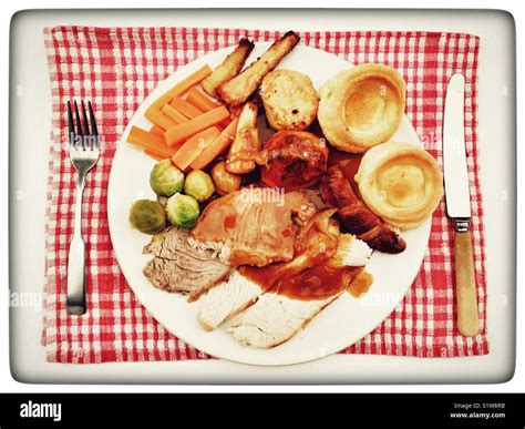 Traditional British Christmas dinner Stock Photo - Alamy