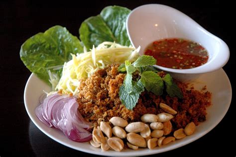 DUDE FOR FOOD: Home-Style Thai Cuisine at Azuthai