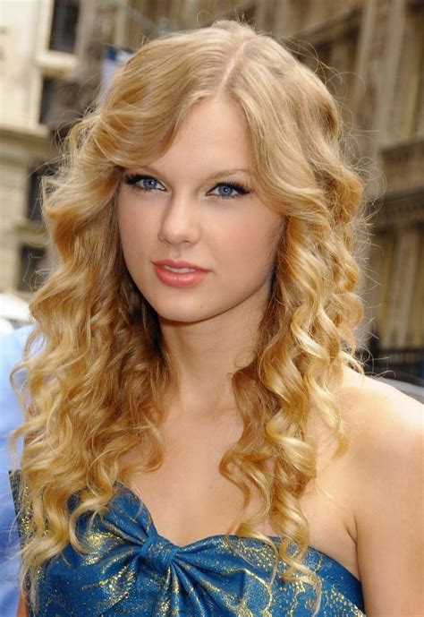 Taylor Swift Hairstyles - Star Hairstyles