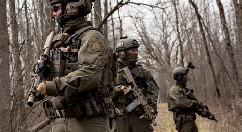 RCMP ERT members during training [1080x591] : r/policeporn