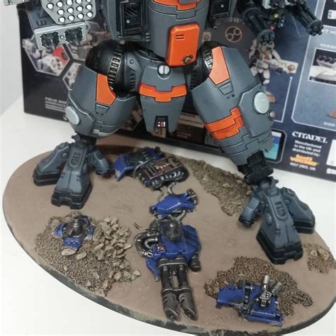 That could be my colour scheme. Orange Kroot too. | Warhammer armies, Tau army