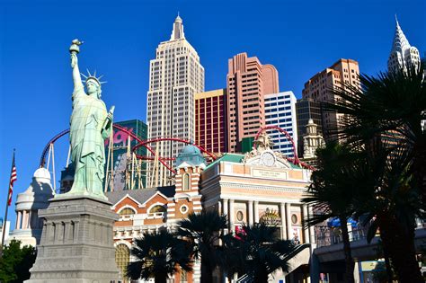 Las Vegas Boulevard | Las vegas boulevard, Las vegas, Cityscape