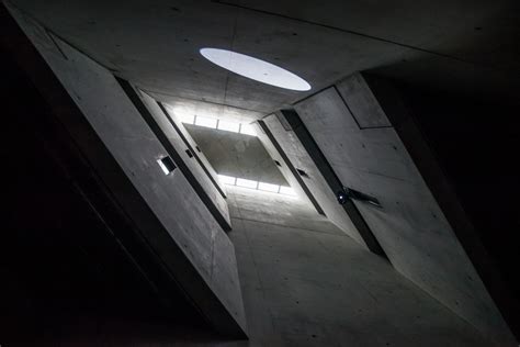 AD Classics: Jewish Museum, Berlin / Studio Libeskind | ArchDaily