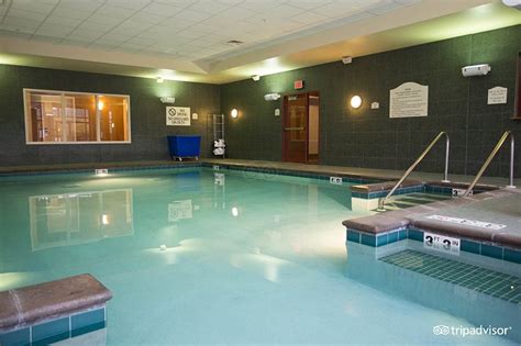 Hilton Garden Inn Wisconsin Dells Pool: Pictures & Reviews - Tripadvisor