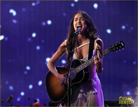 Olivia Rodrigo Makes Her AMAs Debut with 'Traitor' Performance - Watch the Video!: Photo 4665406 ...