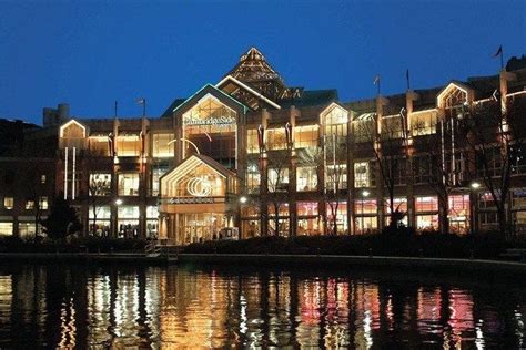 The 10 best malls and shopping centers in Boston, ranked