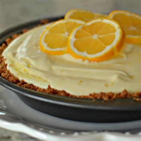 Lemon Chiffon Pie Recipe | Small Town Woman